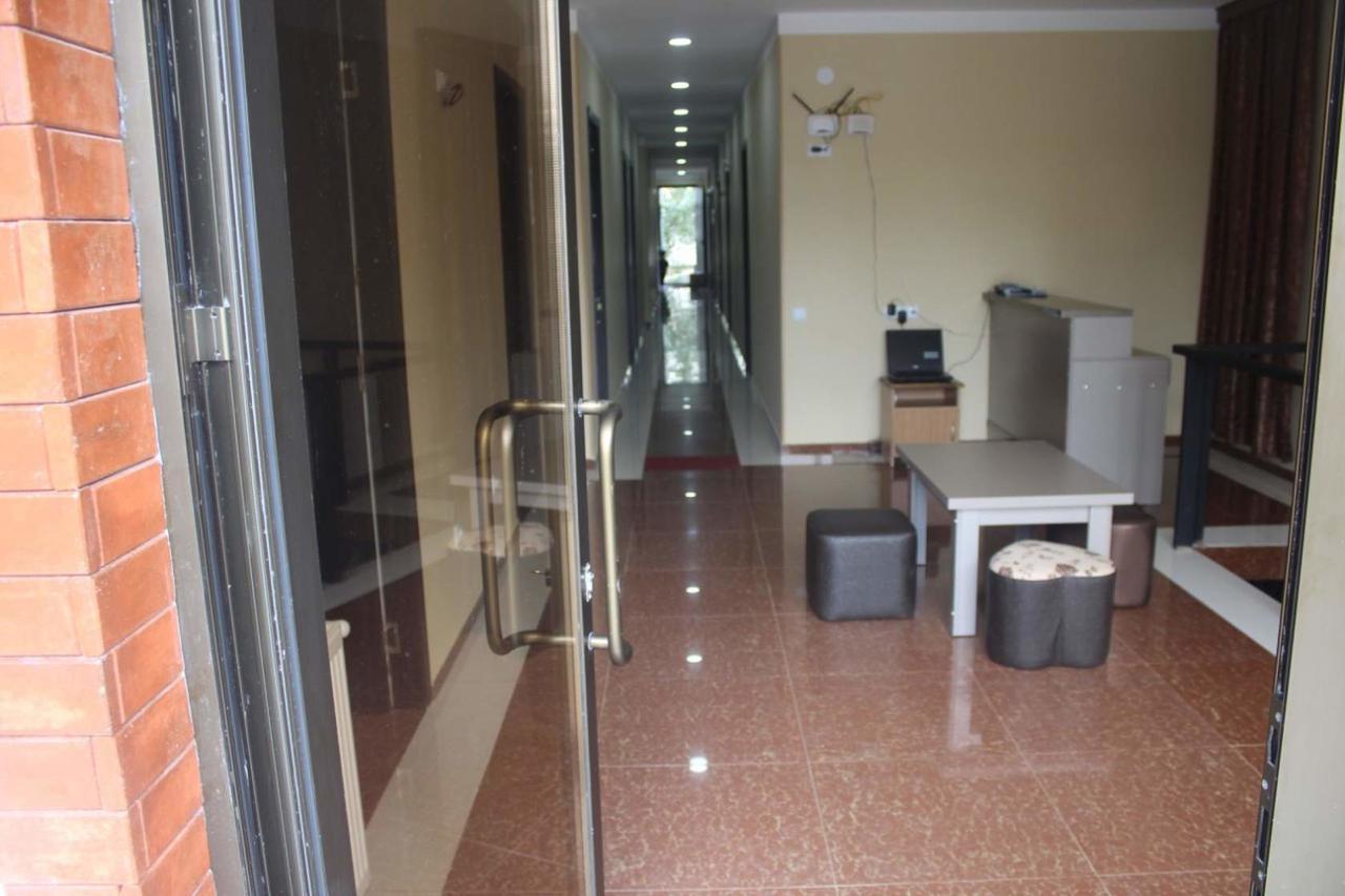 Hotel Rio Koetaisi Buitenkant foto