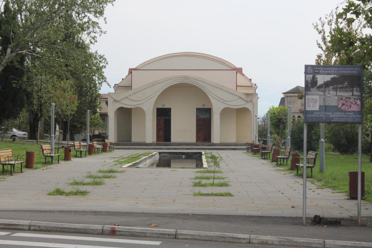 Hotel Rio Koetaisi Buitenkant foto