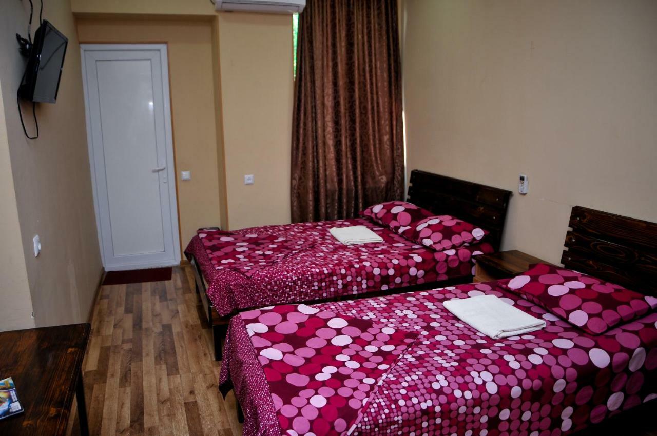 Hotel Rio Koetaisi Buitenkant foto
